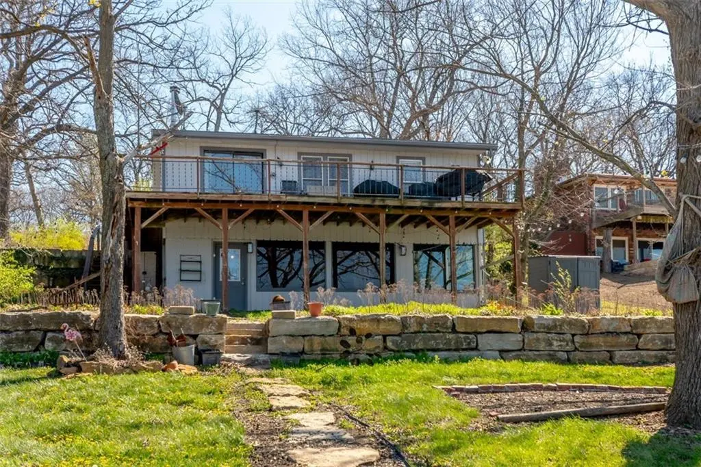 4929 SARATOGA DR, Mclouth, KS 66054