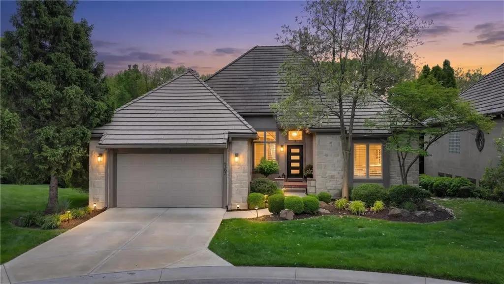 5307 W 124th CT, Leawood, KS 66209