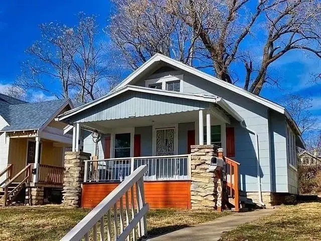 4028 E 68th TER, Kansas City, MO 64132