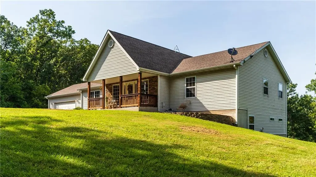 29432 Bobcat DR, Warsaw, MO 65355