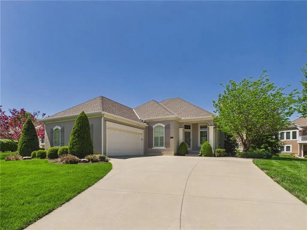 11844 S Hallet ST, Olathe, KS 66062