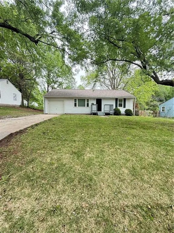 1000 NE 66th TER, Gladstone, MO 64118