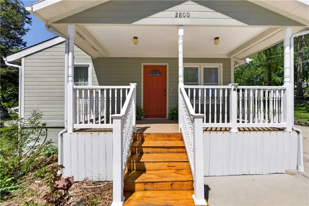 2800 Russell RD, Kansas City, MO 64117