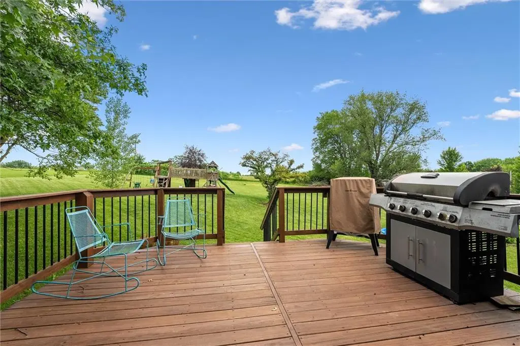 12128 Hollingsworth RD, Kansas City, KS 66109