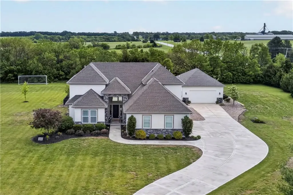 15063 Canton RD, Gardner, KS 66030