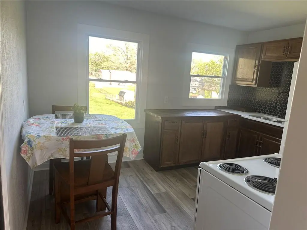 1311 S CRANE ST, Independence, MO 64055