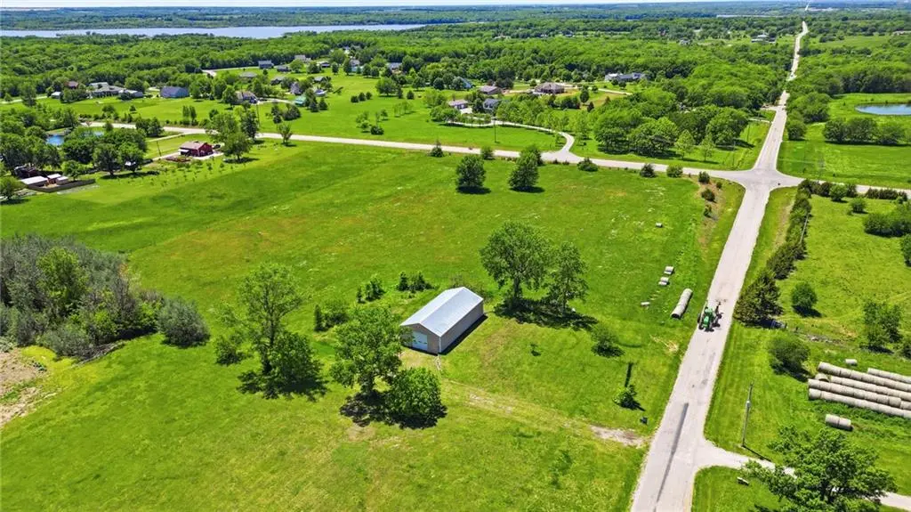 29311 W 231st ST, Spring Hill, KS 66083