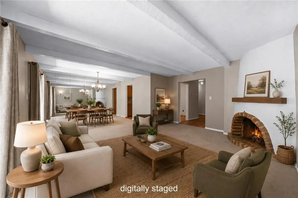 7704 W 102nd ST, Overland Park, KS 66212