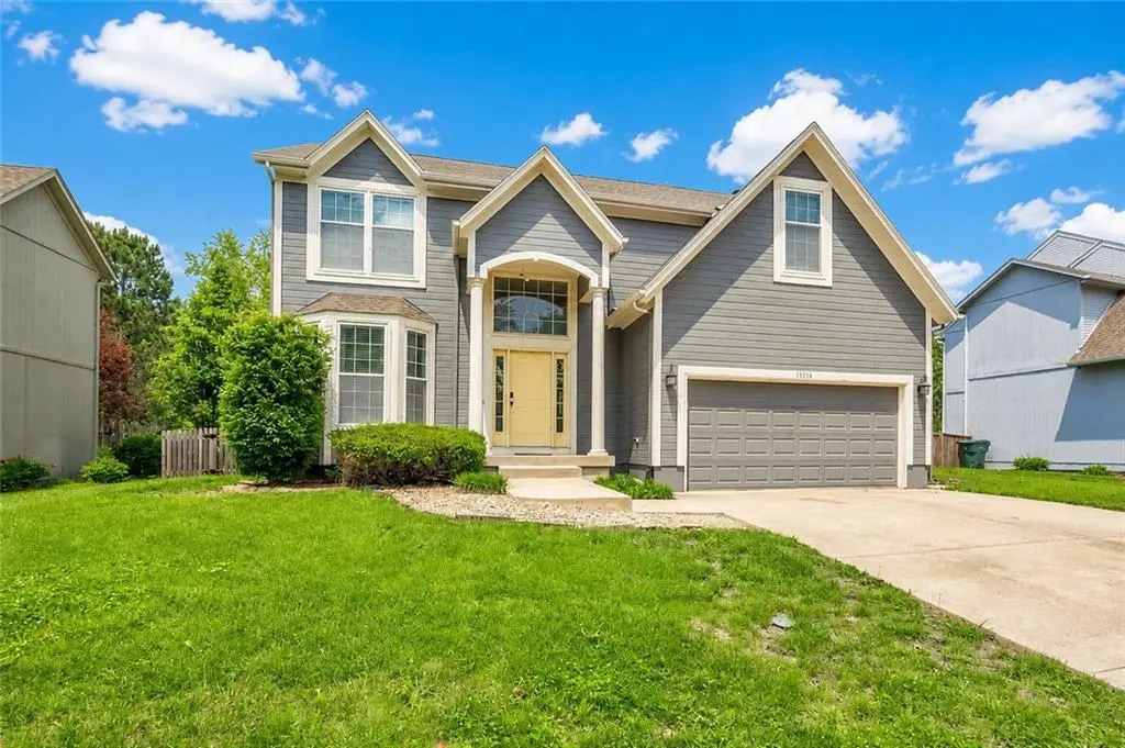 15134 W 153rd TER, Olathe, KS 66062