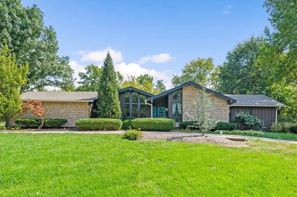 9601 Lee BLVD, Leawood, KS 66206