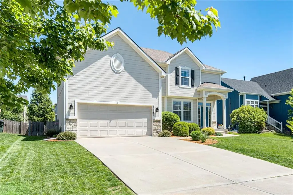 12381 S Race ST, Olathe, KS 66061