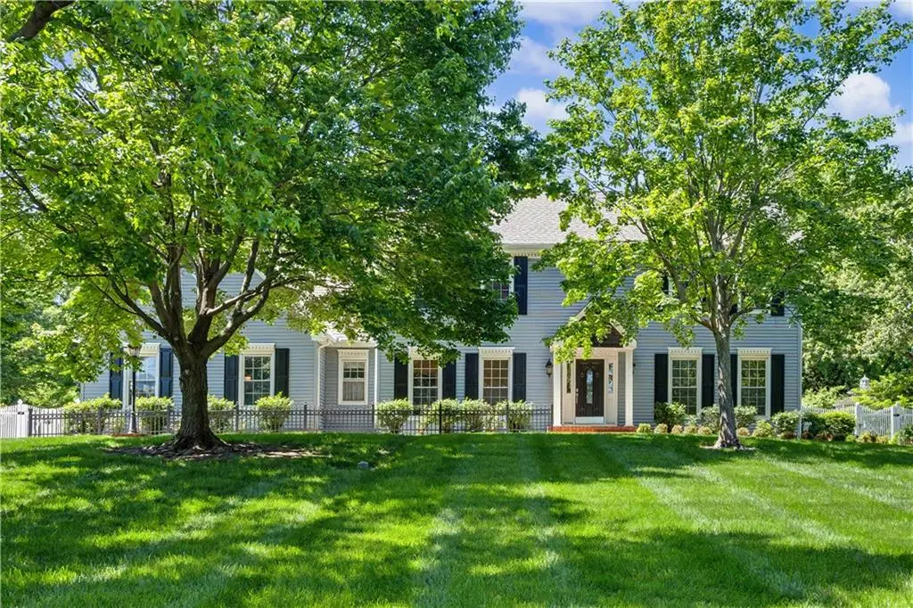 3104 S Victoria LN, Blue Springs, MO 64015