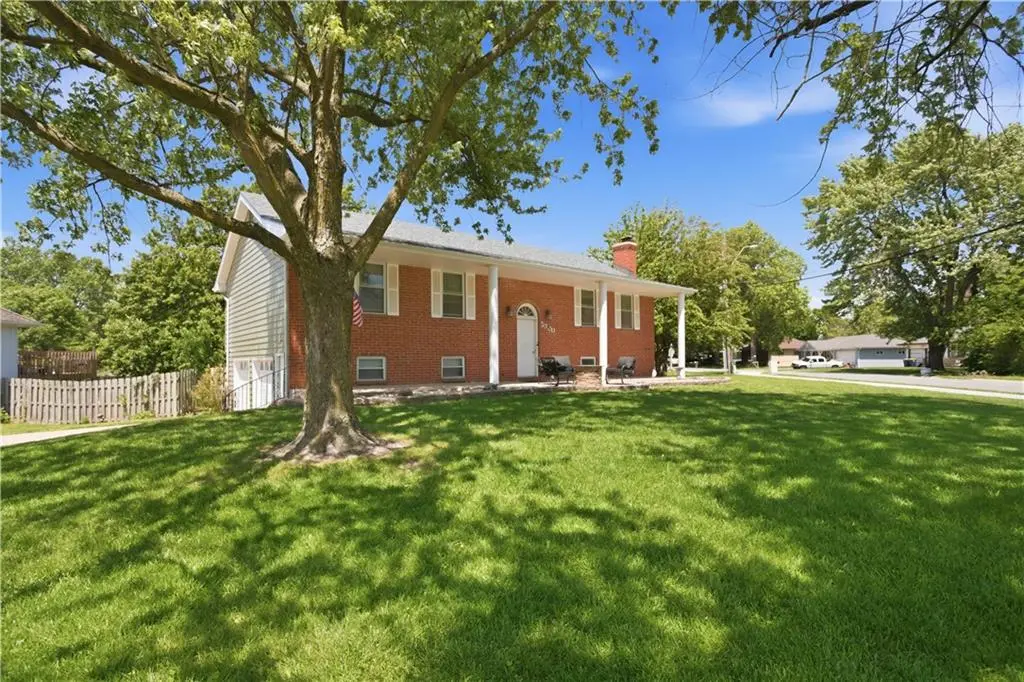 2300 NW 84th TER, Kansas City, MO 64154
