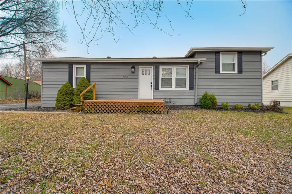 7909 N Pennsylvania AVE, Kansas City, MO 64118