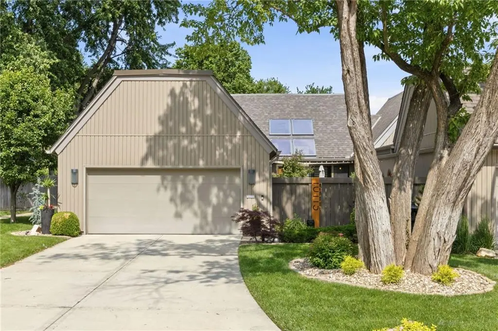 10115 LOWELL AVE, Overland Park, KS 66212
