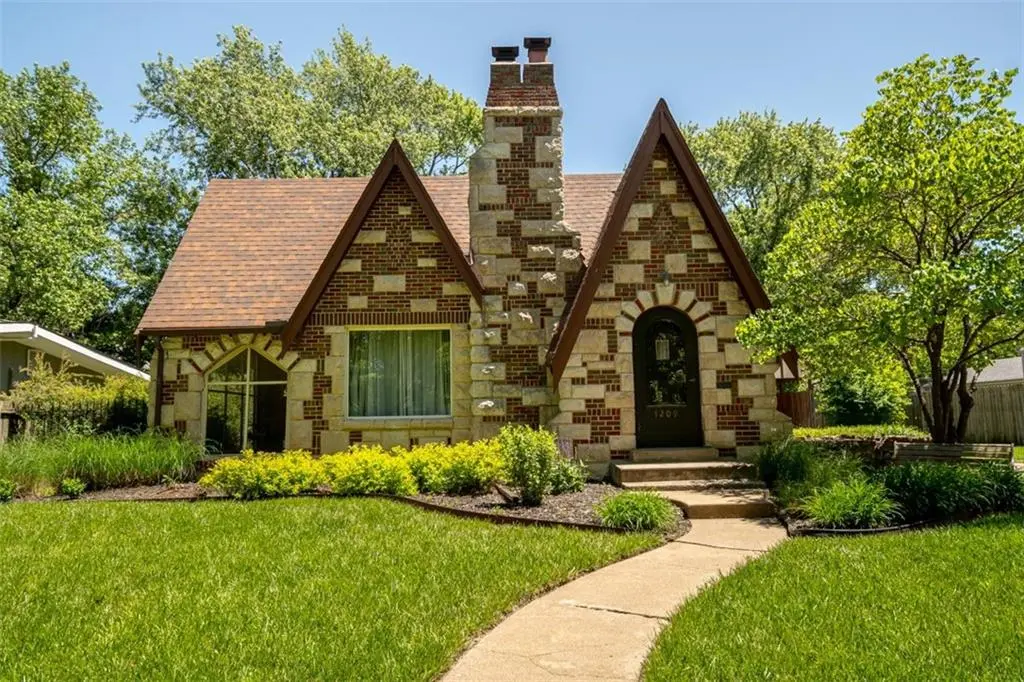 1209 S Hickory ST, Ottawa, KS 66067