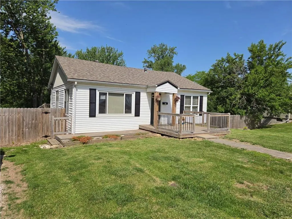 204 Woods ST, Excelsior Springs, MO 64024
