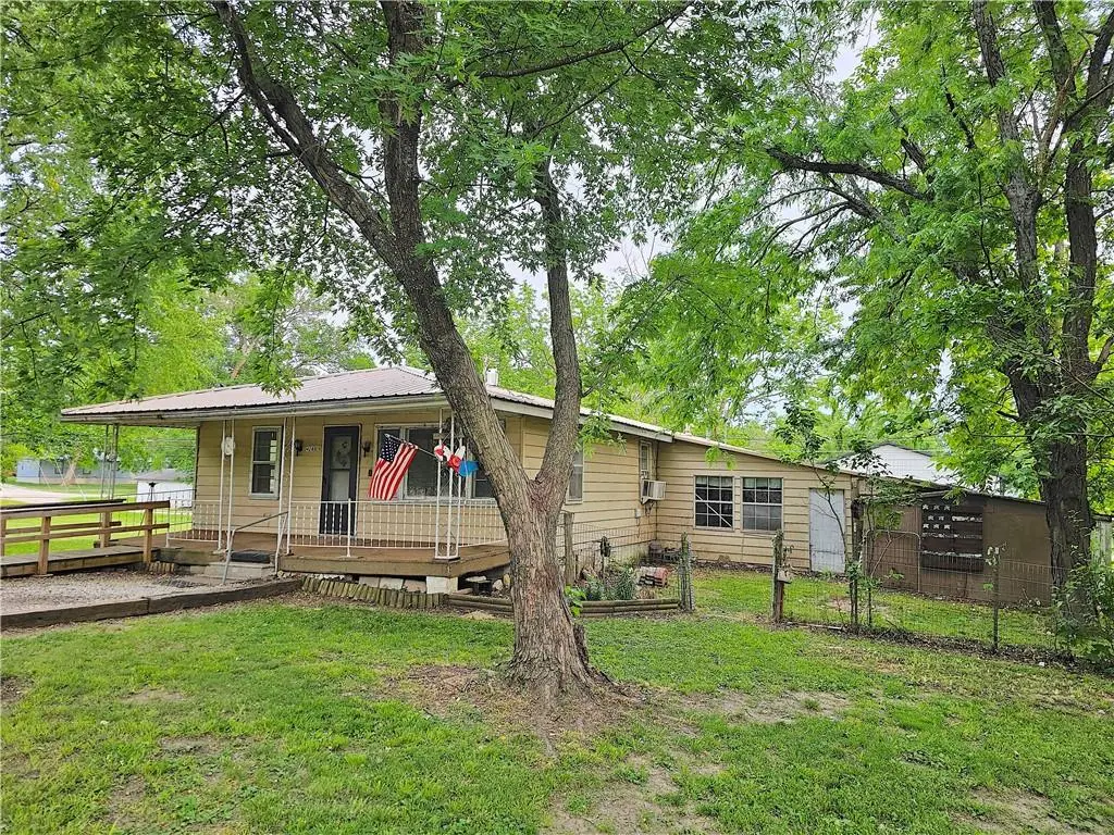 428 E 5th AVE, Garnett, KS 66032