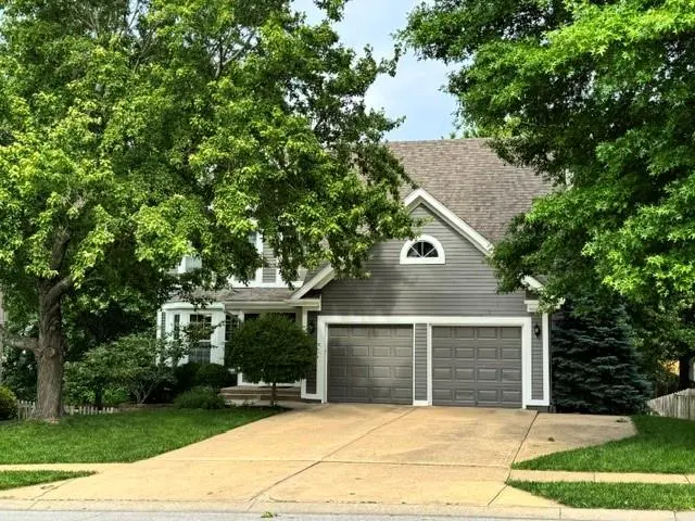 1334 N Anne Shirley DR, Olathe, KS 66061