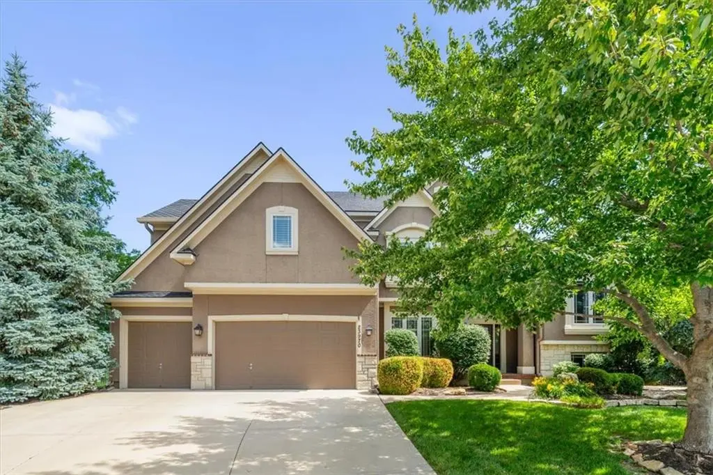 23970 W 112th TER, Olathe, KS 66061