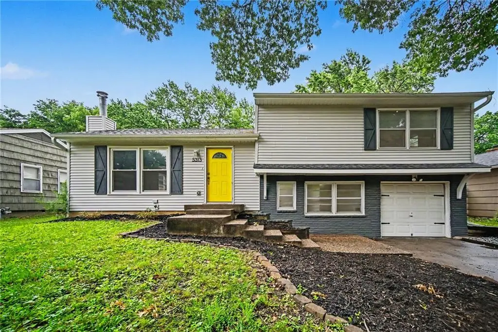 5313 N Lydia AVE, Kansas City, MO 64118