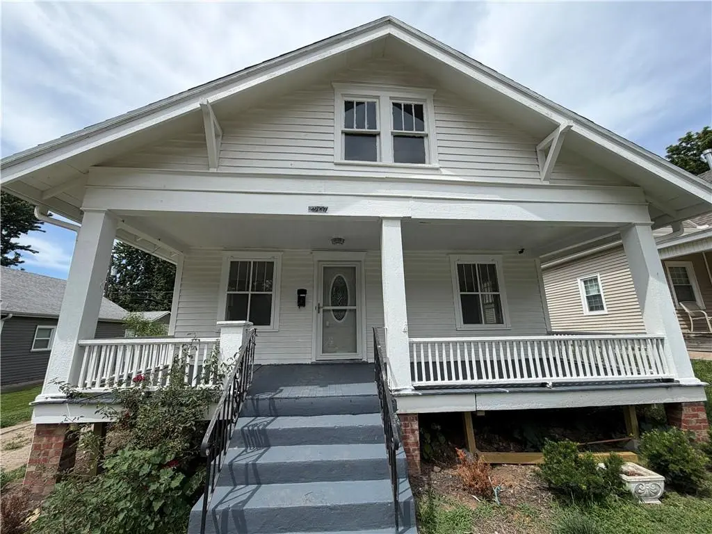 2907 Felix ST, St Joseph, MO 64501