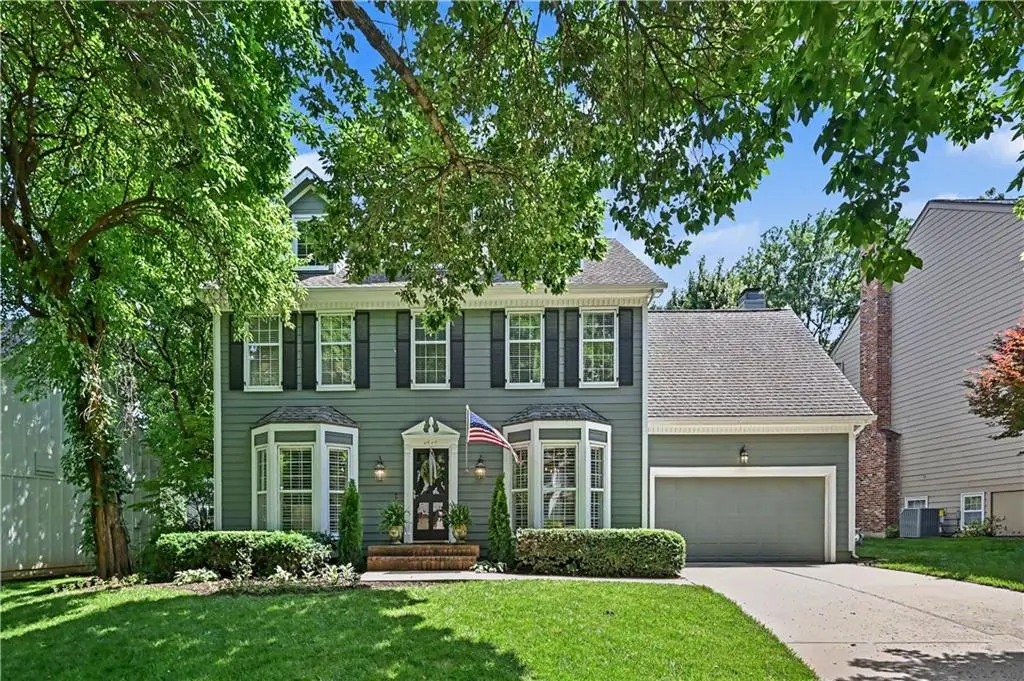 4949 W 129th TER, Leawood, KS 66209