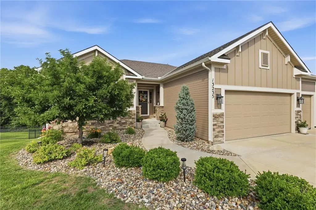 13235 N Shadow Brook CT, Platte City, MO 64079