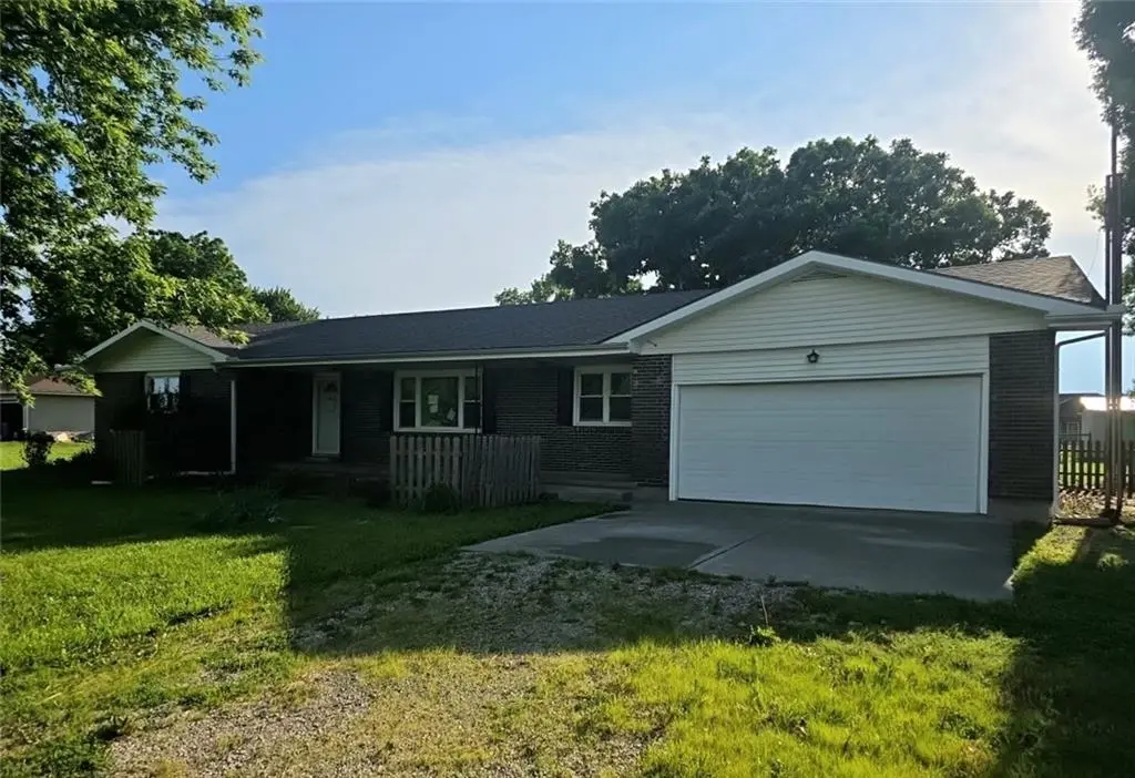 27429 N 59 HWY, Garnett, KS 66032