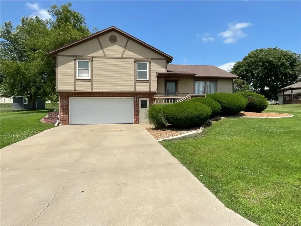 1103 E 2nd TER, Cameron, MO 64429