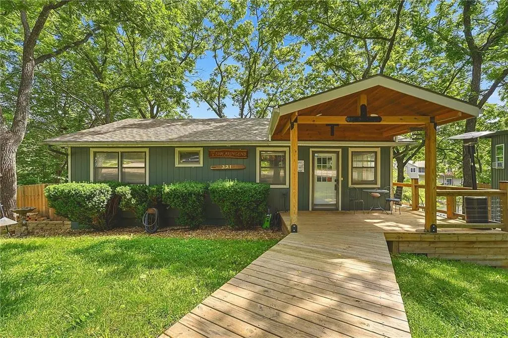 321 W Sugar Lake DR, Mound City, KS 66056
