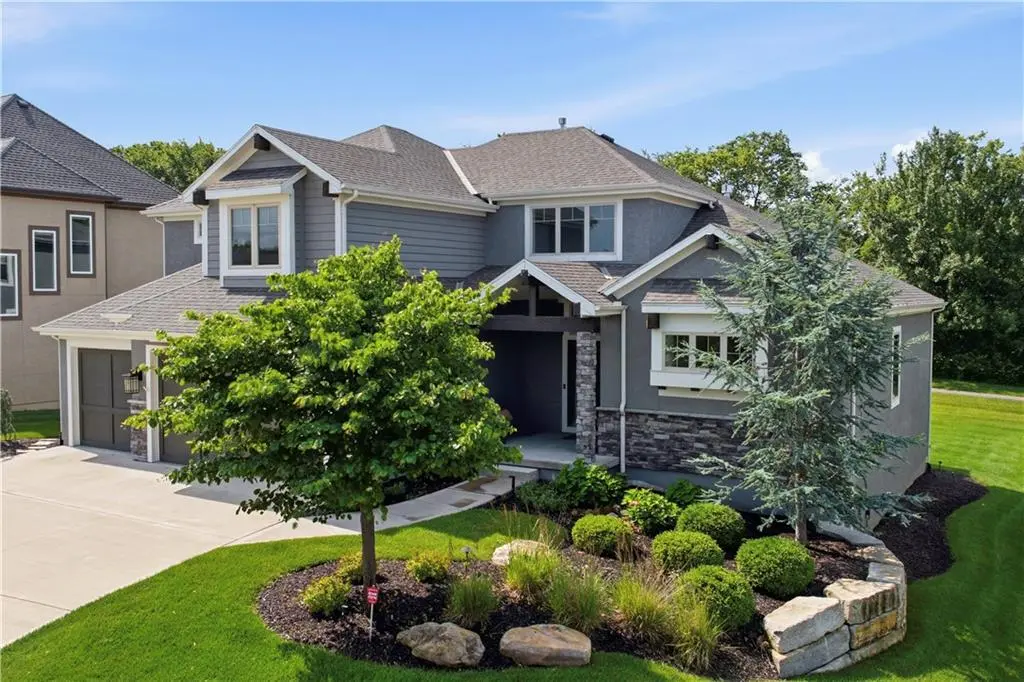 9603 W 152nd TER, Overland Park, KS 66221