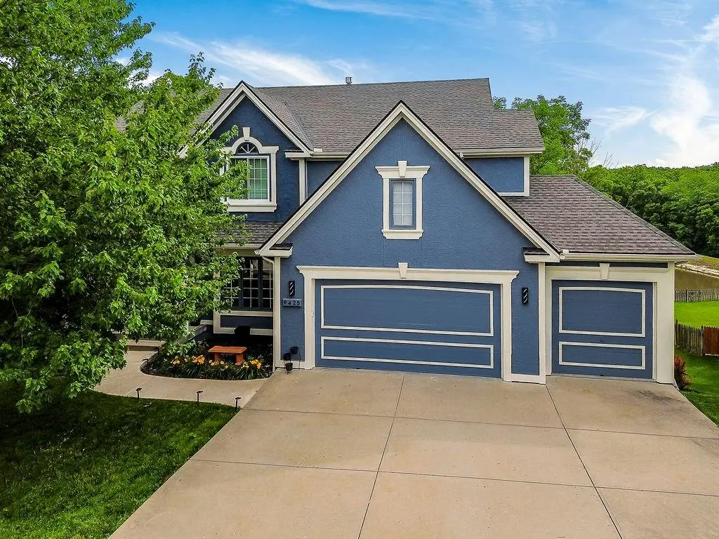 9425 N Harrison ST, Kansas City, MO 64155