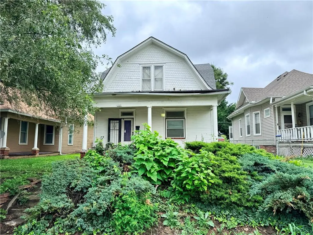 1321 Garfield AVE, St Joseph, MO 64503