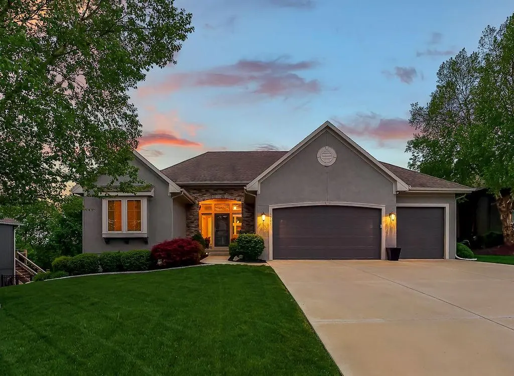 20507 W 80th ST, Shawnee, KS 66218