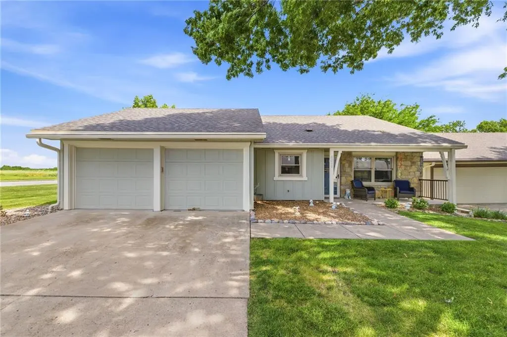 8200 E 189th TER, Belton, MO 64012