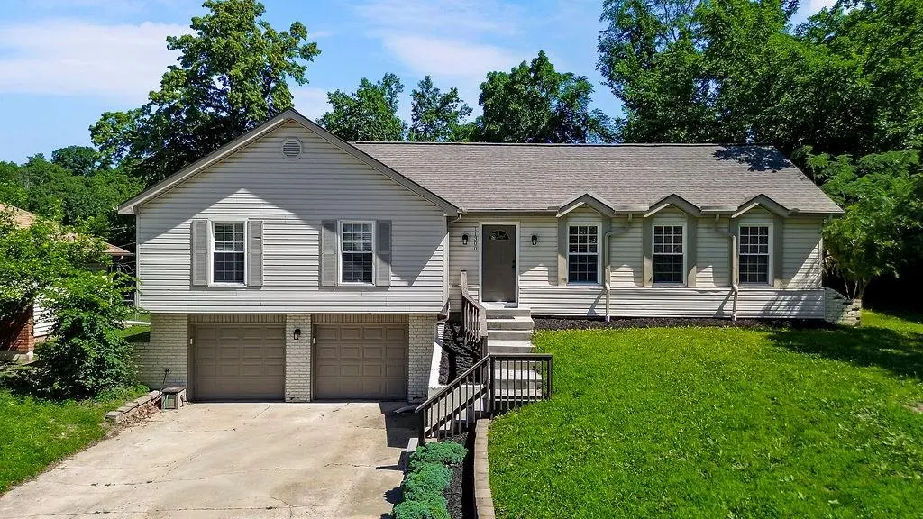 11300 NW 60 ST, Parkville, MO 64152