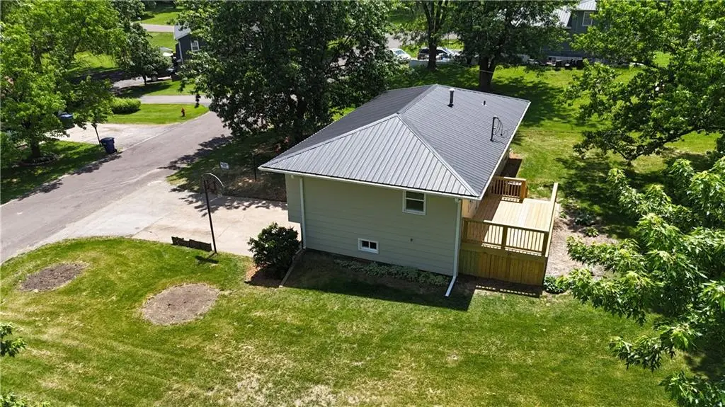 150 E Circle DR, Brookfield, MO 64628