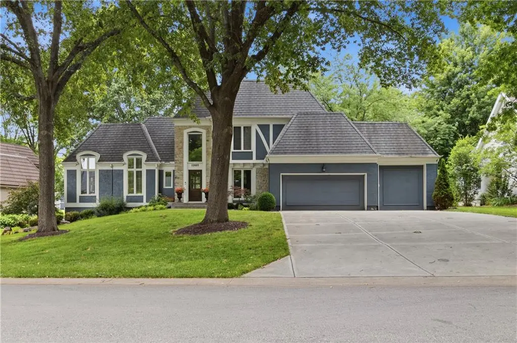 12603 Pawnee LN, Leawood, KS 66209