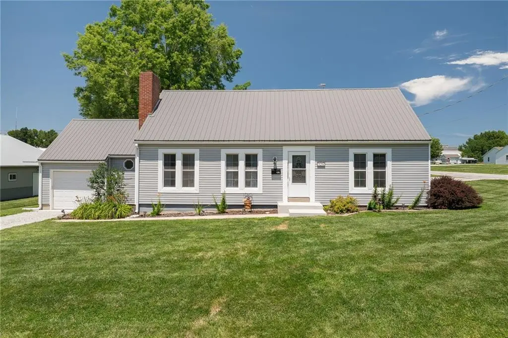 109 E Chestnut ST, Hamilton, MO 64644