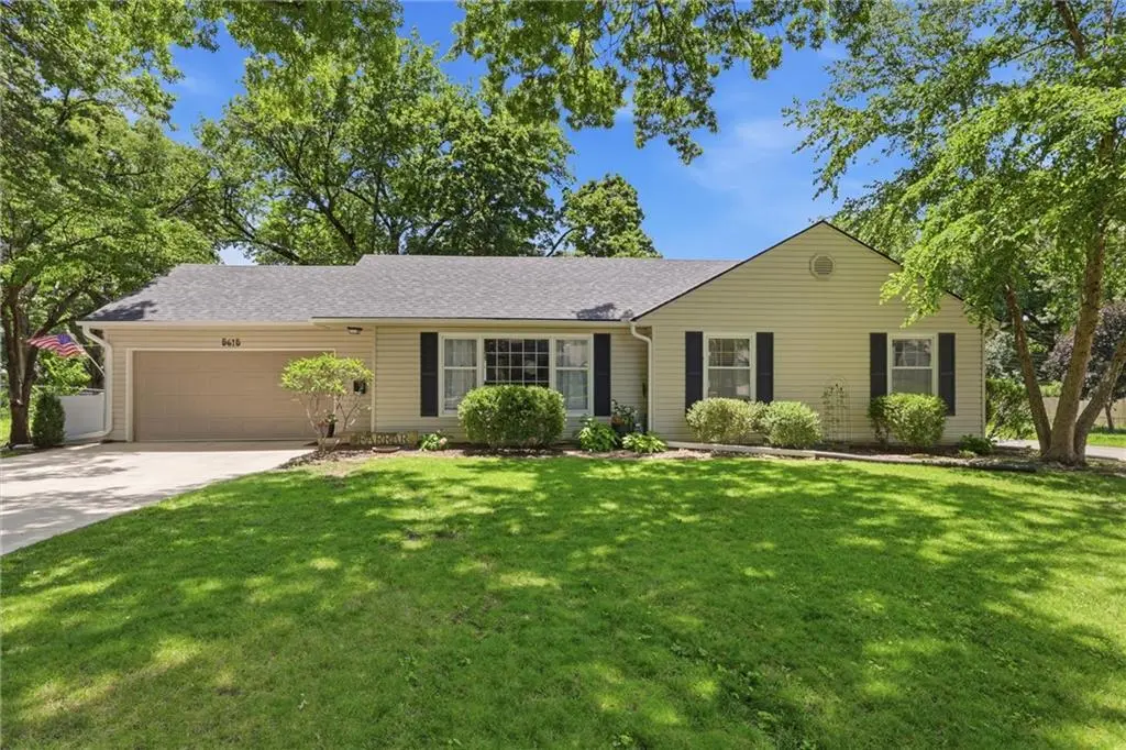 5615 W 70th TER, Prairie Village, KS 66208