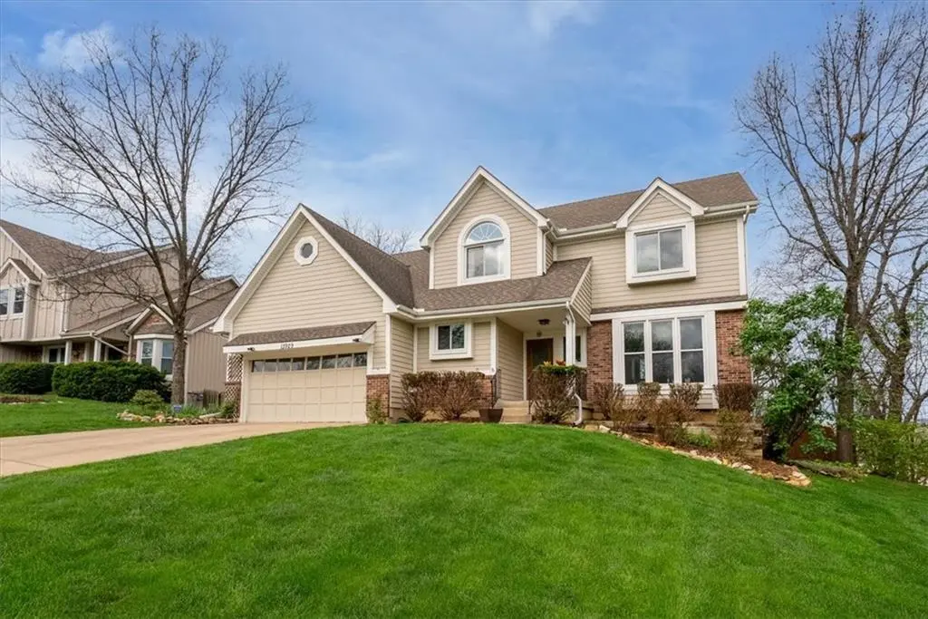13929 W 76th CIR, Lenexa, KS 66216