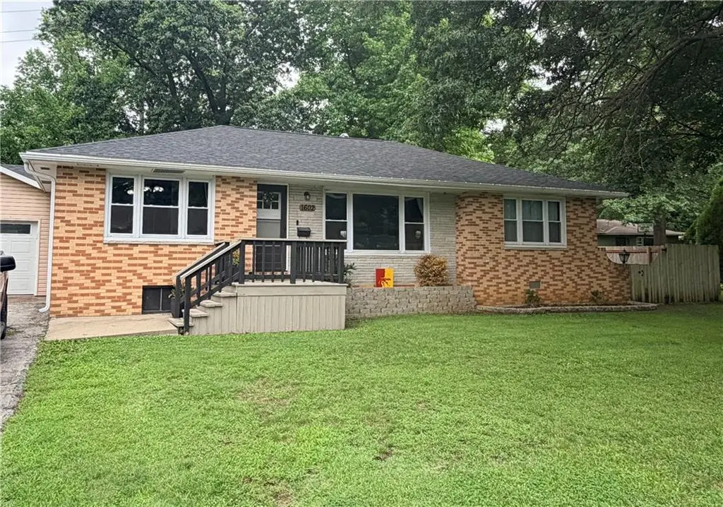 1602 S Olive ST, Pittsburg, KS 66762