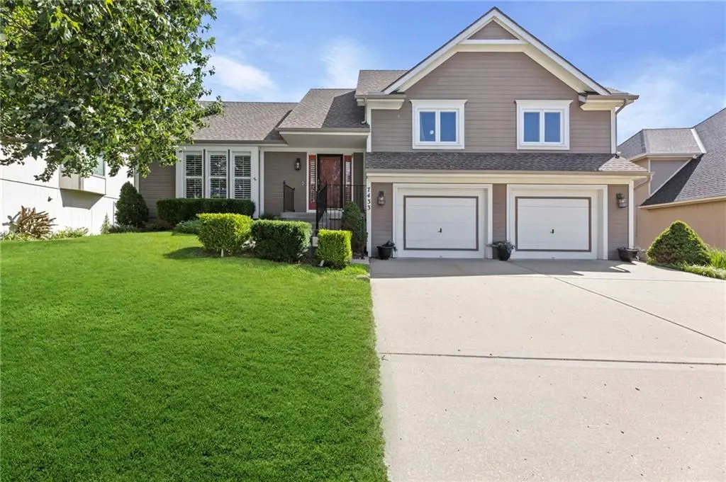 7433 N Smalley AVE, Kansas City, MO 64158