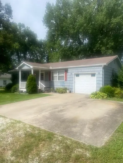306 HARRIS DR, Greenwood, MO 64034