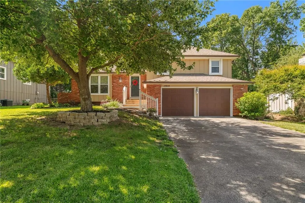12919 W 100th ST, Lenexa, KS 66215