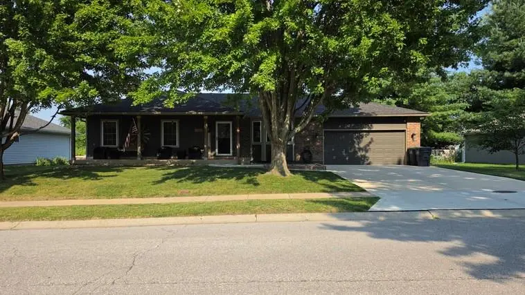 809 SW Hereford DR, Grain Valley, MO 64029