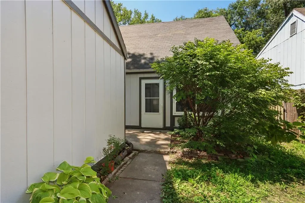 309 Northwood LN, Lawrence, KS 66044