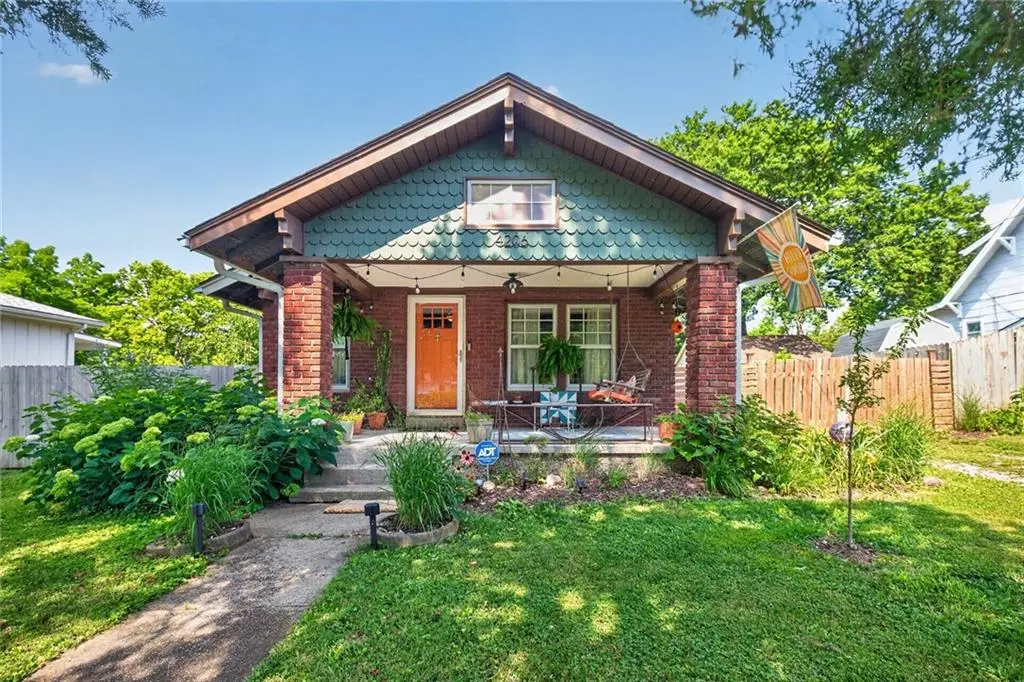 4206 N Kansas AVE, Kansas City, MO 64117