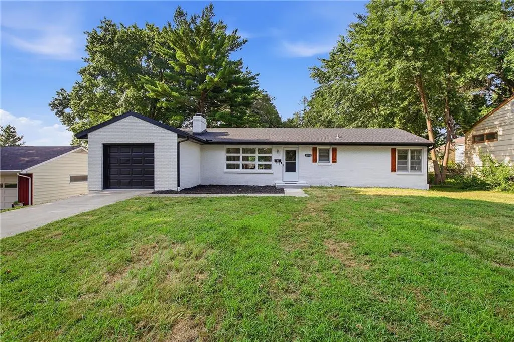 1203 NE 64th TER, Gladstone, MO 64118
